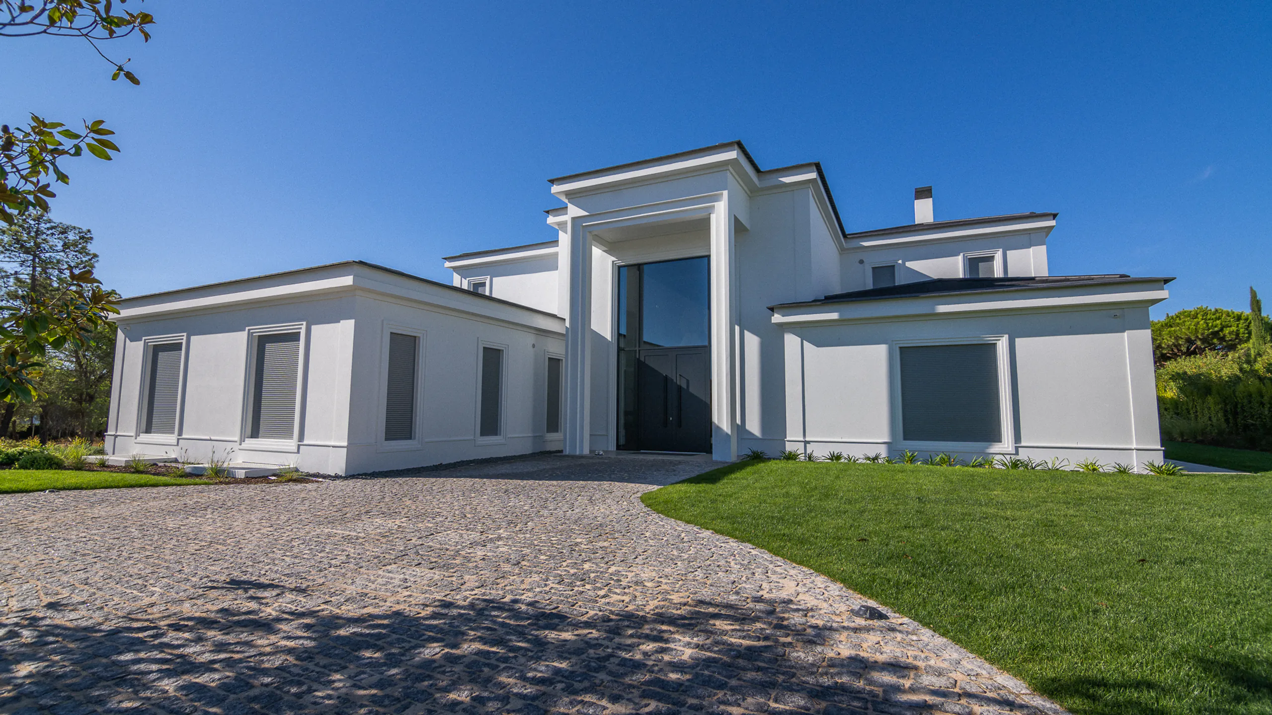 Contemporary Private Residence architectural view 3