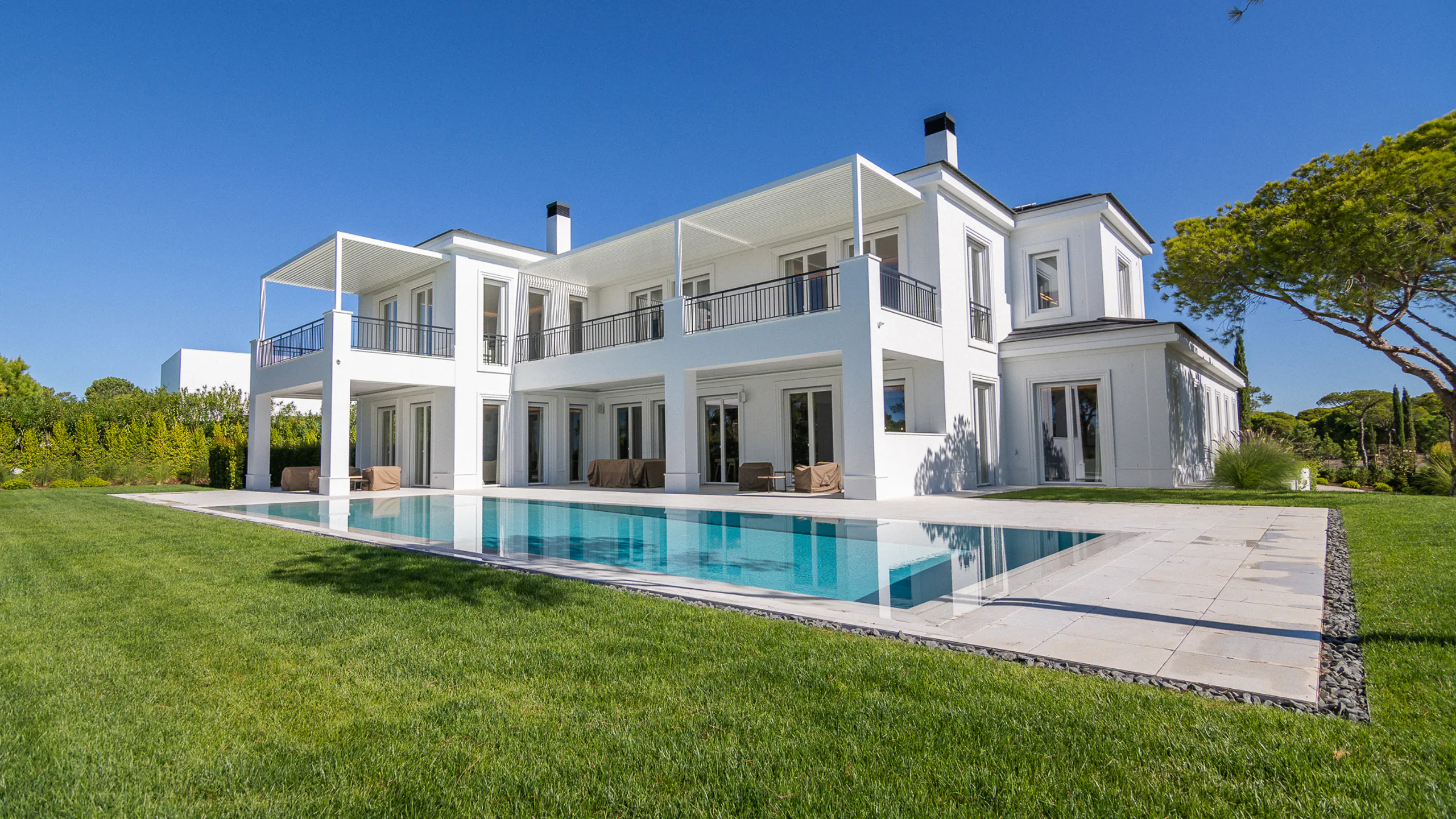 Contemporary Private Residence exterior view